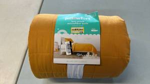 lot 8075 image: Pillowfort FullQueen Quilted Bedspread in Mustard Gold