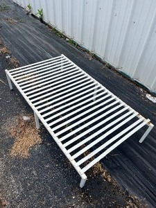 lot 93 image: 4 x 2 x 8 Steel Dunnage Rack