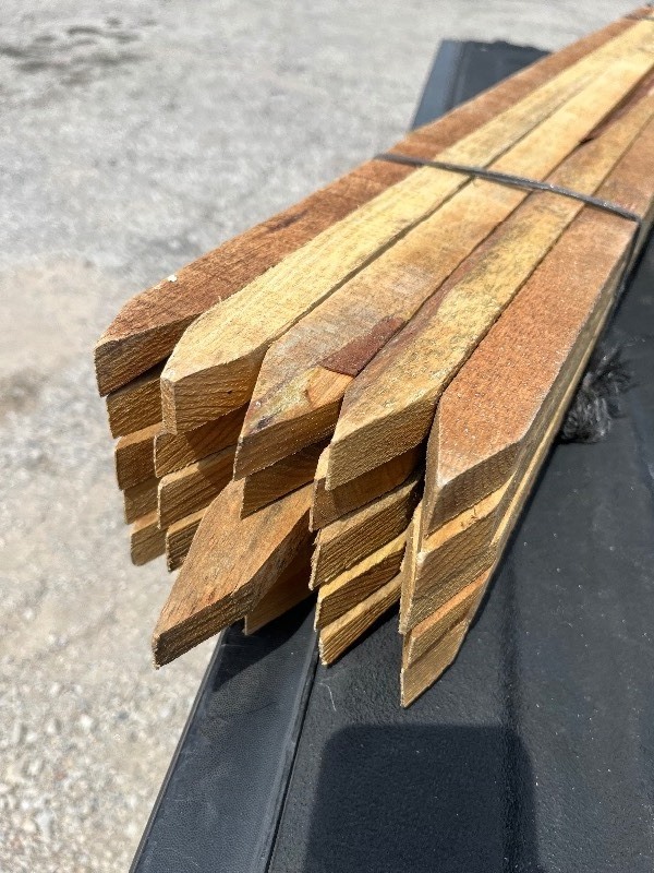 lot 46 image: 25 Wooden Stakes - Great Utility 1 x 3