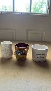 lot 11 image: Set of 3 Small Decorative Ceramic Pots and Vase