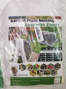 lot 46726 image: PLANT Garden Netting Bag with Zipper, 183x215cm, 1 Pack