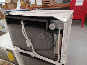 lot 17123 image: LG 18000 BTU Window AC Unit, LW2516ER