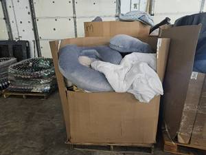 lot 5075 image: Huge Pallet of Bedding and Other Soft Good Items. Lot of Bang For The Buck $