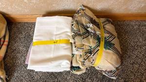 lot 69 image: Lot of Assorted Linens and Textiles Bundle