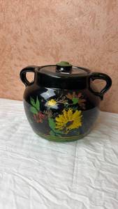 lot 86 image: Black Ceramic Covered Pot with Floral Decoration and Lid