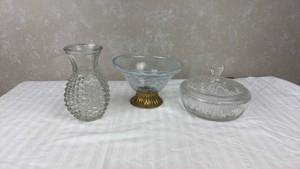lot 105 image: Clear Glass Decorative Set - Vase, Pedestal Bowl, and Lidded Candy Dish