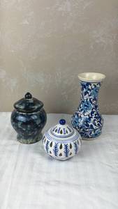 lot 116 image: Blue & White Ceramic Decor Set with Lidded Jar