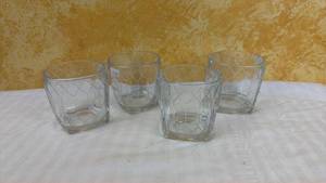 lot 138 image: Set of 4 Diamond Cut Pattern Rocks Glasses