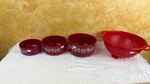 lot 151 image: Red Plastic Mixing Bowls and Colander Set