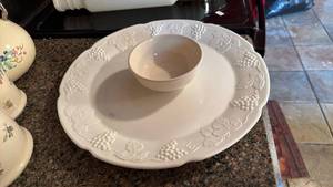 lot 171 image: White Embossed Grapevine Ceramic Chip and Dip Serving Set
