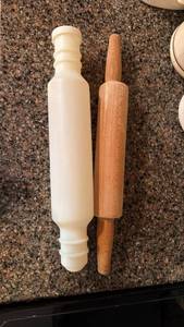 lot 172 image: Rolling Pin Set - Plastic and Wood
