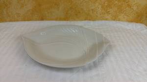 lot 191 image: White Ceramic Leaf-Shaped Serving Dish