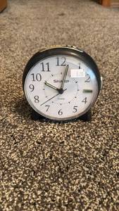 lot 220 image: Sharp Quartz Analog Alarm Clock