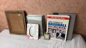 lot 231 image: The Sporting News The Complete Baseball Record Book 1991