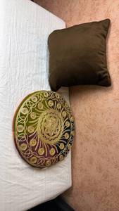 lot 236 image: 2-Piece Decorative Pillow and Round Cushion Set