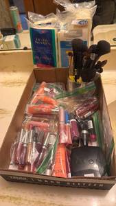 lot 261 image: Beauty Cosmetics & Brushes Lot - Lip Products, Wedges, Applicators, Makeup Tools