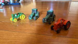 lot 272 image: Miniature Die-Cast Toy Tractor Figures Lot of 4