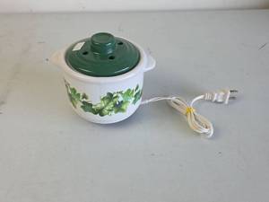 lot 284 image: Electric Candle Warmer