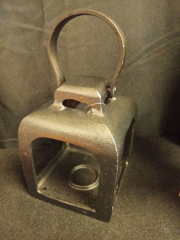 lot 1135 image: Vintage Cast Iron Latern - Retail $15