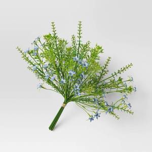 lot 1108 image: Floral Bouquet Blue Room Essentials - Retail $12