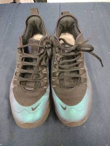 lot 24752 image: Nike Womens Air Max Axis Sneakers (BlackMulti) - Size 8.0 M