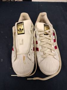 lot 24755 image: Adidas Originals Superstar sneakers - 4.5