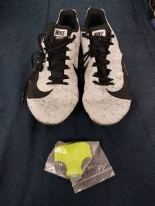 lot 24772 image: Nike Zoom Rival S 9 track spikes - 9.5