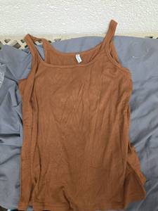 lot 567 image: XL Tan Tank Top - Retail $0