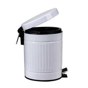 lot 586 image: Dent in Lid OCTMUSTARD 5 L Round Step Pet Trash with Lid,Mini Metal Pedal Bin,Small Garbage Can Wastebasket for Home,Car or Office��White