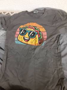 lot 610 image: Taco Cinco de Mayo Funny Boys Men Mexican Food T-Shirt Small - Retail $17