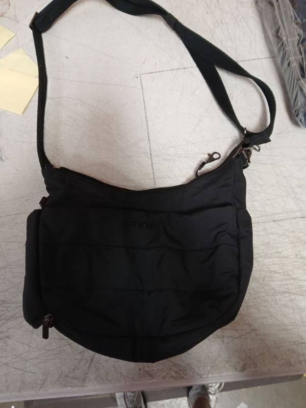 lot 19715 image: Travelon Black Nylon Crossbody Shoulder Bag - Retail $25
