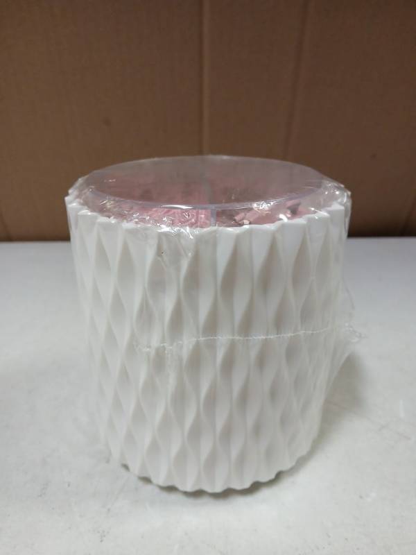 lot 22345 image: Rotating Pen Holder White With Accessories Rose Gold