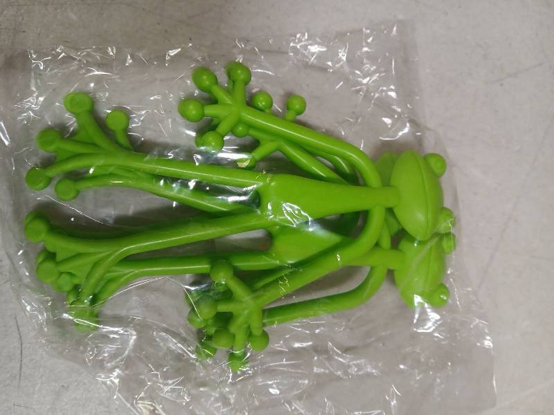 lot 26925 image: Frog Plant Stand Stabilizer 3pk