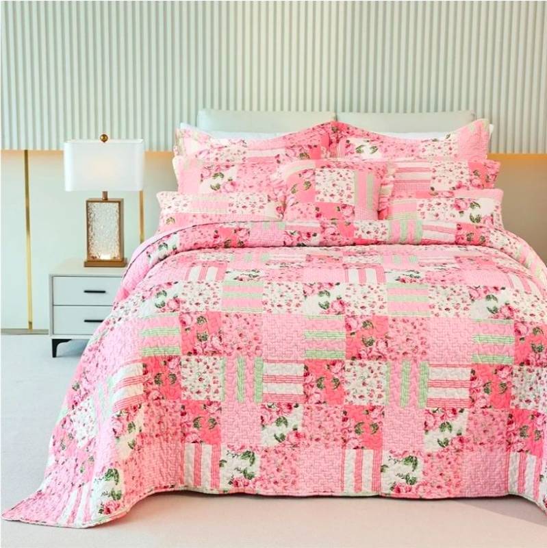 lot 19596 image: Pink Floral Patchwork Quilt Bedding Set with Shams Queen Sized - Retail $45