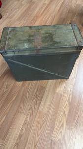 lot 324 image: Military Ammunition Box 50 Cal Metal Storage Container