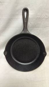lot 325 image: Lodge Cast Iron Skillet 8 inch