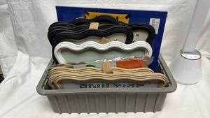 lot 17 image: Lot of Decorative Wall Art Frames, Assorted Sizes and Colors