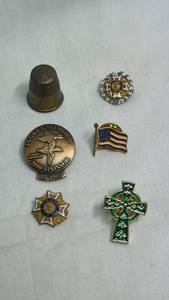 lot 40 image: Lot of 6 Pins, Badges, Medals & Thimble Including Ducks Unlimited 2006 Sponsor