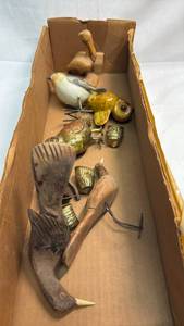 lot 85 image: Lot of Bird Figurines and Decorative Animal Sculptures