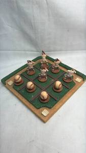 lot 95 image: Baseball Tic-Tac-Toe Game with Player Figurines and Ball Pieces