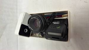 lot 101 image: Mixed Lot Minolta MD 50mm f1.7 Lens, Vivitar DB-201, Motorola Pager & Small Miscellaneous Items