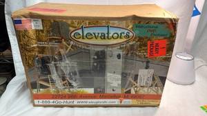 lot 109 image: Elevators Double 8 Elevator E10BB Hunting Blind Platform 4-Pack of Brackets