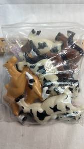 lot 112 image: Plastic Horse Figurine Set (String Light Covers) 8 Pieces
