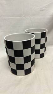 lot 163 image: Set of 2 Checkered Black and White Kitchen Counter Utensil Holders