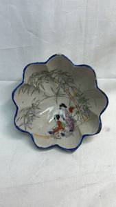 lot 201 image: Blue and White Porcelain Dish with Figural Decoration