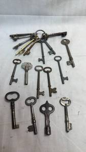 lot 209 image: Lot of 20 Assorted Skeleton Keys with Key Ring National Brass Co