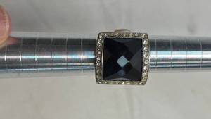 lot 251 image: Black Faux Onyx Faceted Square Ring with Decorative Metal Band