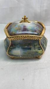 lot 258 image: Thomas Kincade Blessings Musical Prayer Box Collection Painted Porcelain Music Box