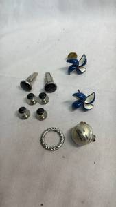 lot 266 image: Vintage Mens Accessory Set 2 Cufflinks 4 Studs 2 Pins