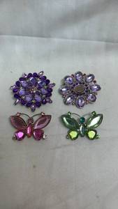 lot 284 image: Lot of 4 Butterfly and Flower Design Brooches